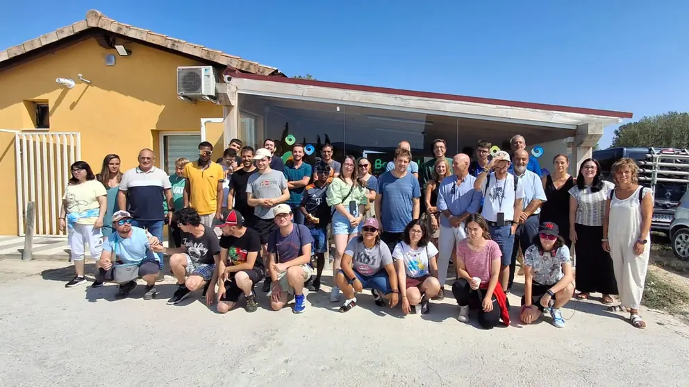 Fotografía de familia de la presentación de los proyectos Ruralink e Hizketan. CEDIDA