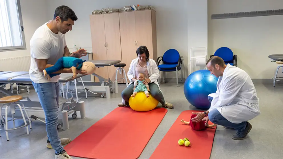 Una sesión de simulación en el Grado en Fisioterapia, impartida en el Campus de Tudela. CEDIDA