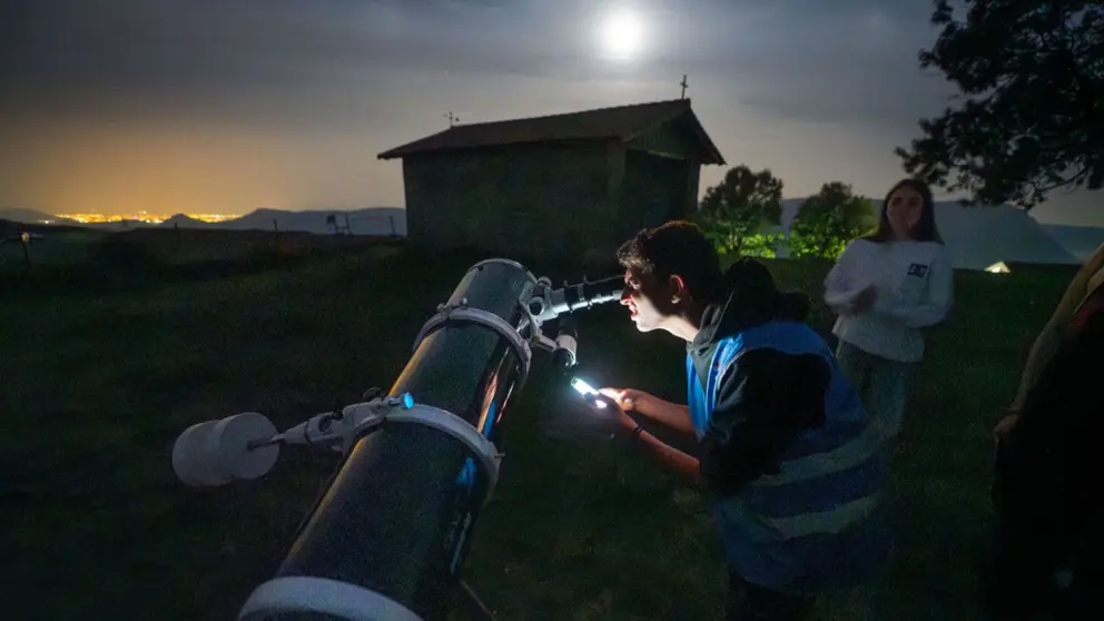 El 'Camino de las Estrellas' llena en San Miguel de Aralar y anuncia nuevas experiencias en castillos y enclaves históricos de Navarra. CEDIDA