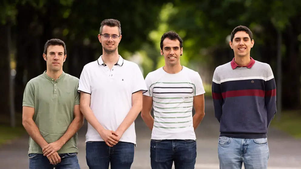 Los investigadores de la UPNA premiados. De izq. a dcha.: Daniel Salcedo, Sergio Ibáñez, Xabier Sandua y Miguel Ángel Martín. Faltan: Fernando Veiga y Pedro José Rivero. CEDIDA