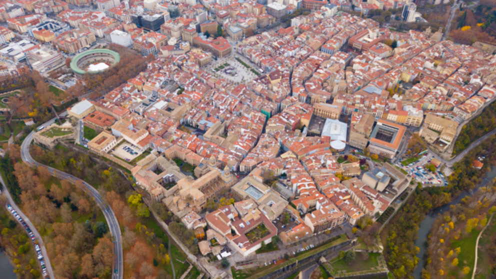 Vista desde el aire del centro de Pamplona, donde se instaurará la Zona de Bajas Emisiones. AYUNTAMIENTO DE PAMPLONA