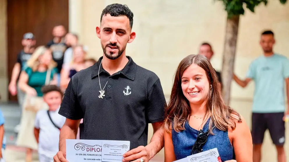 Olaia Vicioso y
Youssef Iguetti vencieron en el Lanzamiento de Tomate. CEDIDA