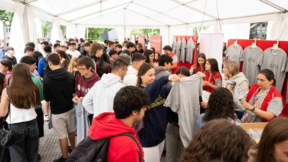 Estudiantes de primer curso en Jornada de Bienvenida de la UPNA. UNIVERSIDAD PÚBLICA DE NAVARRA