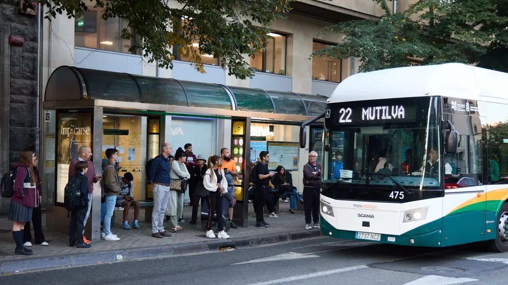 Nueva jornada de la huelga de villavesas en Pamplona. IÑIGO ALZUGARAY