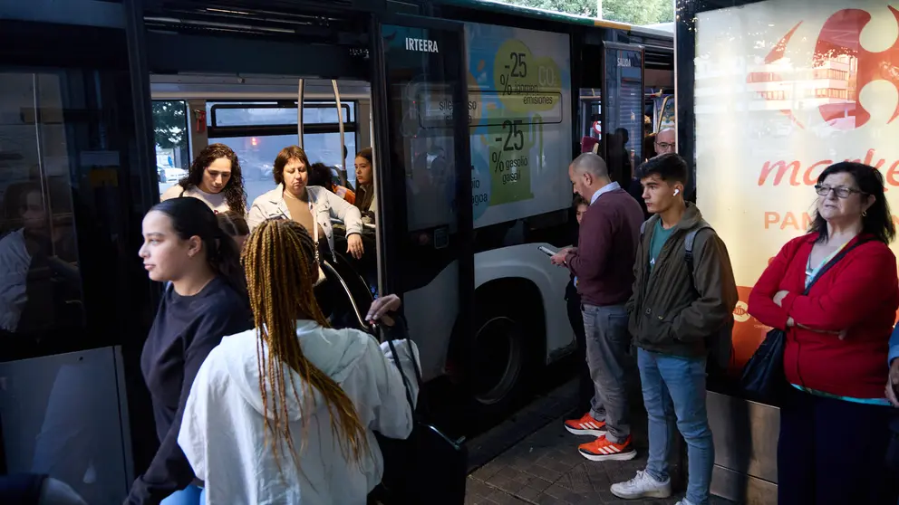 Nueva jornada de la huelga de villavesas en Pamplona. IÑIGO ALZUGARAY