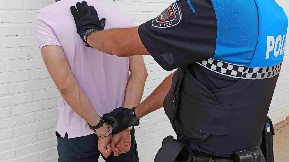 Detención de un hombre a cargo de la Policía Local de Tudela. ARCHIVo / POLICÍA LOCAL DE TUDELA