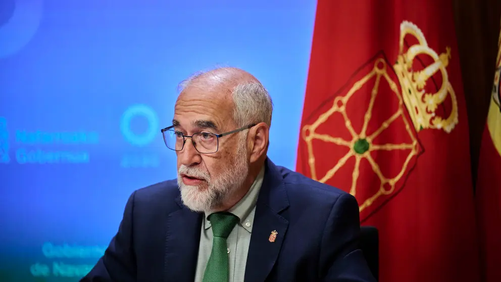 La consejera de Vivienda y Políticas Migratorias, Begoña Álvaro; la consejera de Interior y portavoz del Gobierno, Amparo López; y el consejero de Salud, Fernando Domínguez, comparecen en rueda de prensa tras la sesión de gobierno. PABLO LASAOSA