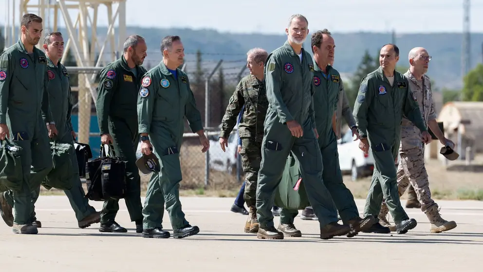 El rey Felipe VI ha volado este miércoles hasta el Aeródromo Militar de Ablitas (Navarra).-EFE/ Javier Cebollada