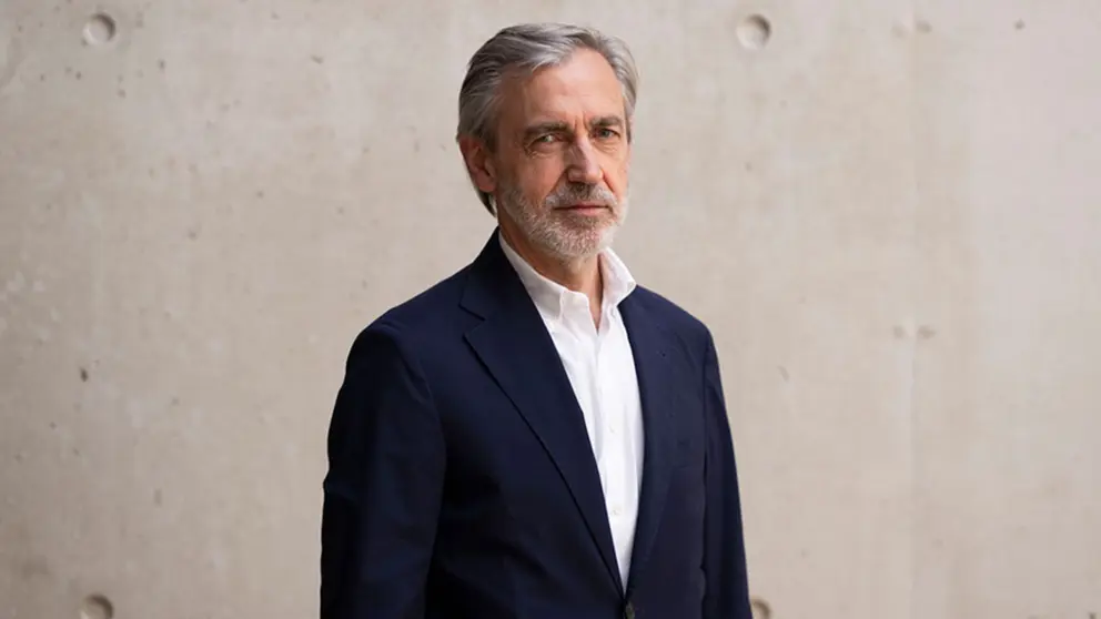Francisco Javier Santiago Marcos, nuevo presidente del Consejo Social, en el edificio del rectorado de la UPNA. UNIVERSIDAD PÚBLICA DE NAVARRA