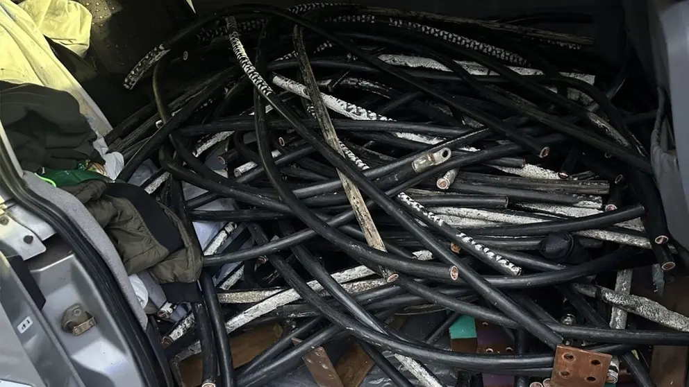 Material interceptado en el interior de la furgoneta. POLICÍA FORAL