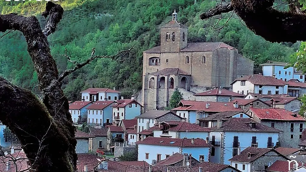 La fotografía del pueblo Roncal que aparece en el nuevo sello de Correos. CEDIDA