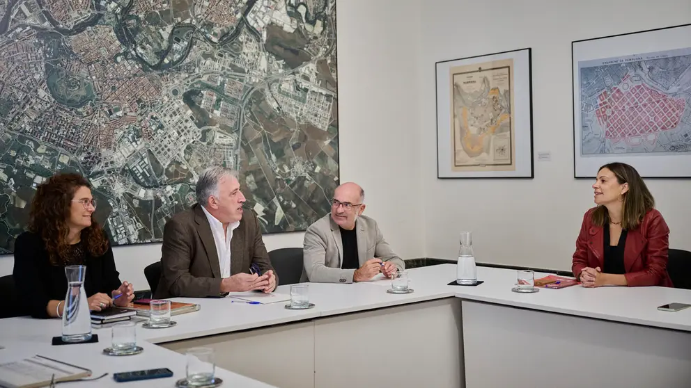 El equipo de Gobierno del Ayuntamiento y el grupo municipal del PSN mantienen los primeros contactos para negociar los Presupuestos de Pamplona de 2026. PABLO LASAOSA