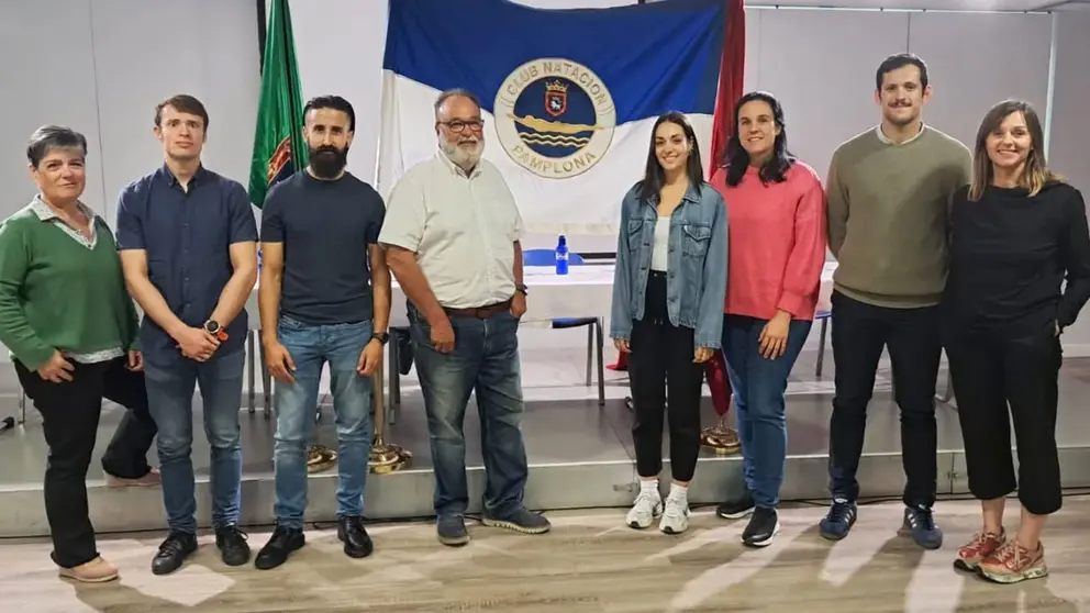La nueva junta directiva del Club Natación Pamplona. Foto Facebook Club Natación Pamplona.