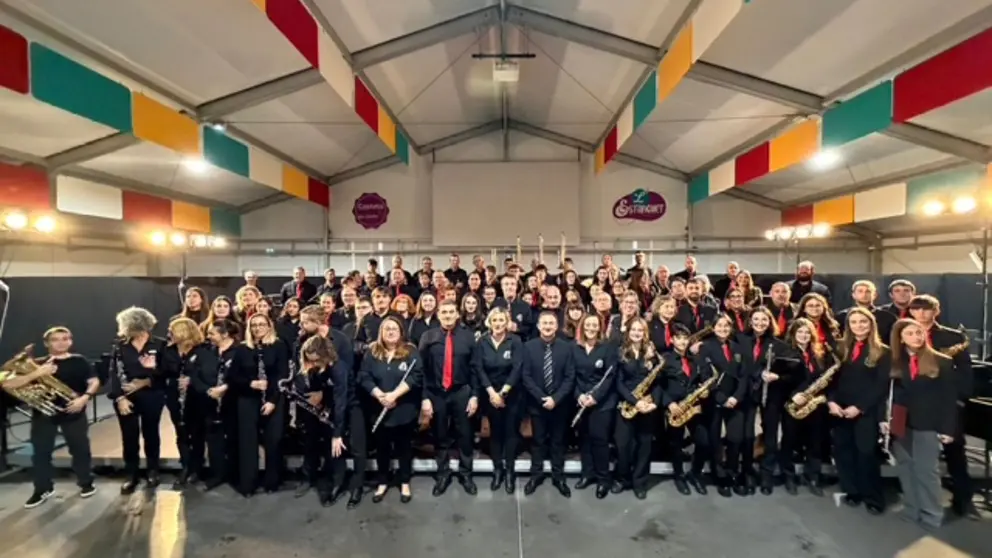 Imagen de las bandas de música de Fustiñana y Castets. CEDIDA