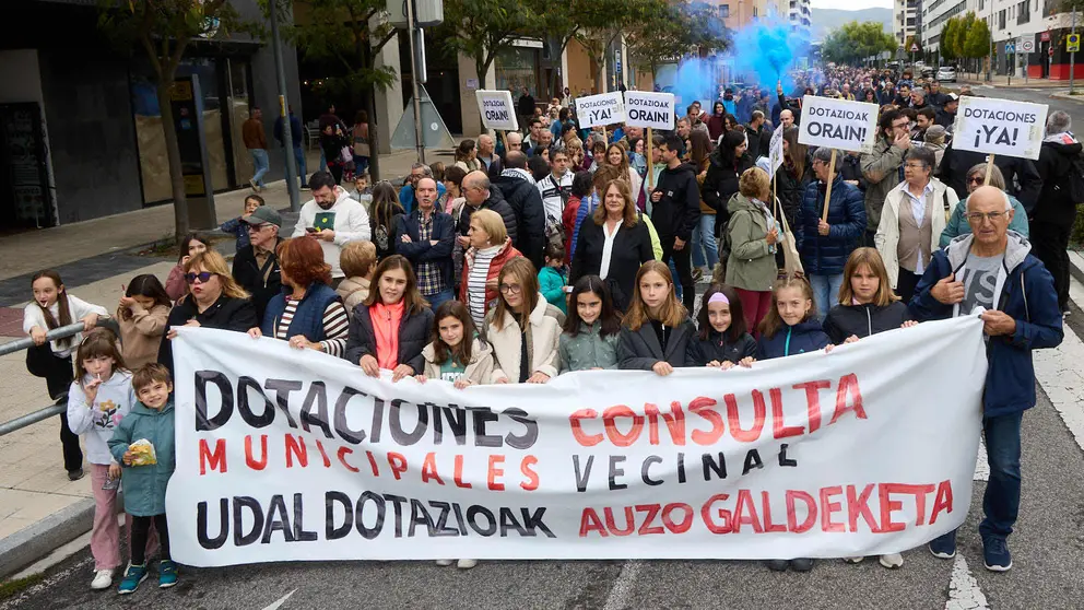 Manifestación de los vecinos de Ripagaina para exigir dotaciones y servicios en el barrio. IÑIGO ALZUGARAY