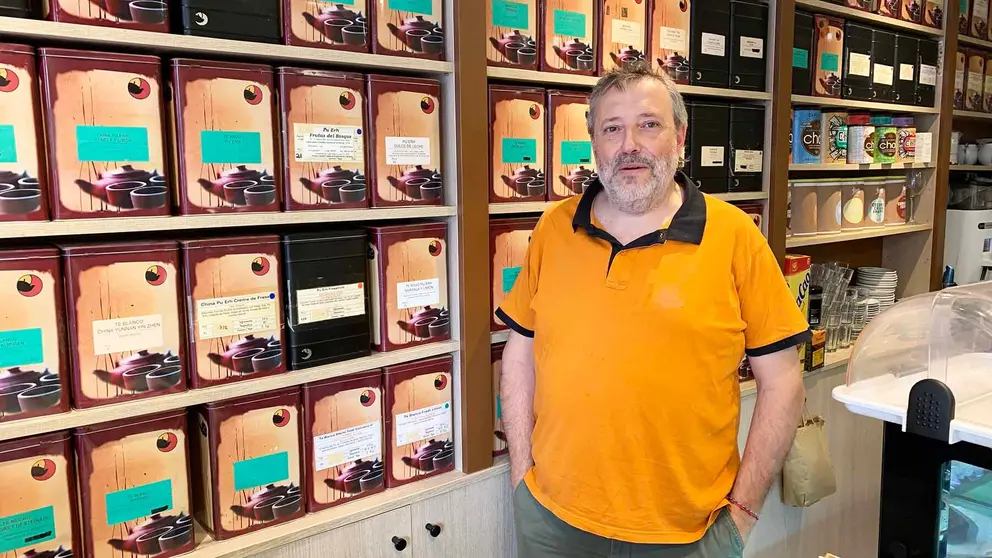 Ricardo Echeverría es el dueño de la tetería Sukiya en Estella. Navarra.com