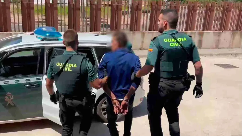 El hombre, con casi 100 antecedentes, ha sido detenido en Calahorra. GUARDIA CIVIL
