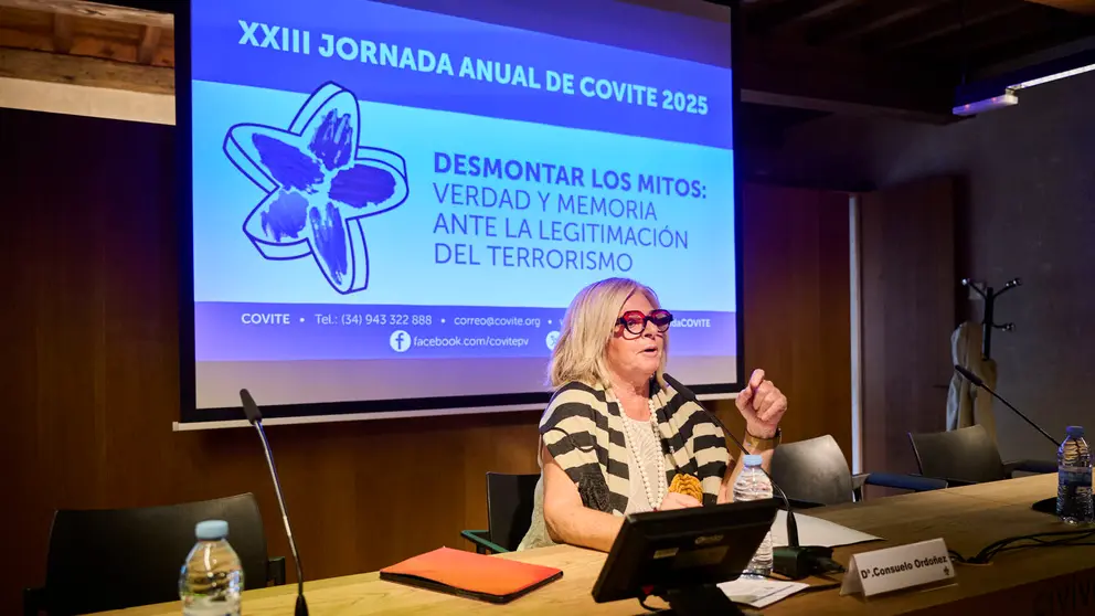 La presidenta del Colectivo de Víctimas del Terrorismo, Consuelo Ordóñez, abre la XXIII Jornada Anual de Covite, con el título 'Desmontar los mitos: Verdad y Memoria ante la legitimación del terrorismo'. PABLO LASAOSA