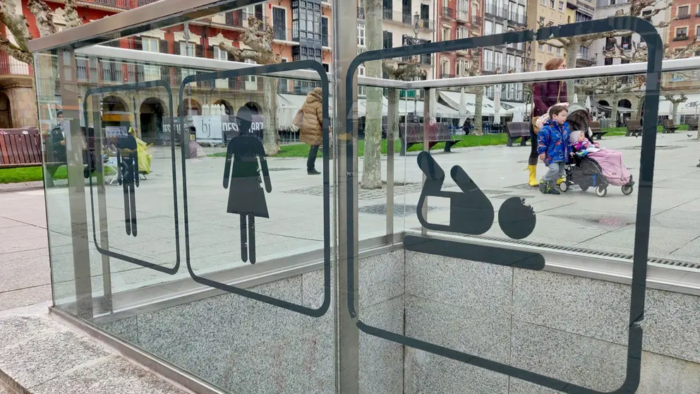 Imagen del acceso a los baños de la Plaza del Castillo. AYUNTAMIENTO DE PAMPLONA
