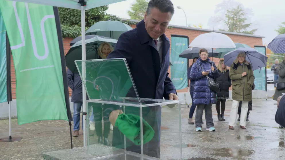 Ceremonia de colocación de la primera piedra de la Casa de la Vida en Pamplona. AECC