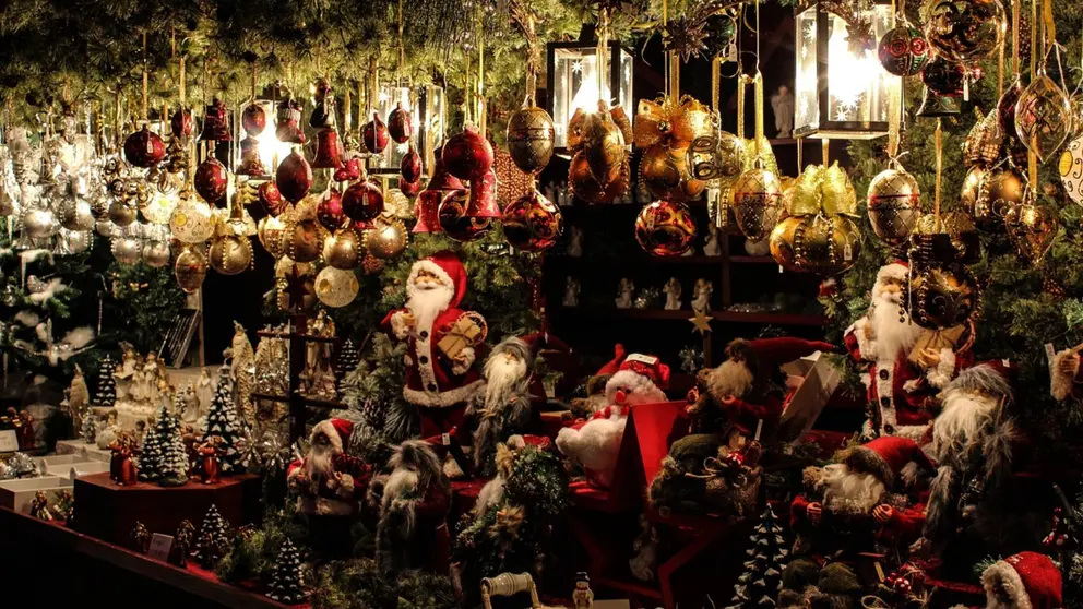 Imagen de un puesto en un mercado navideño. ARCHIVO