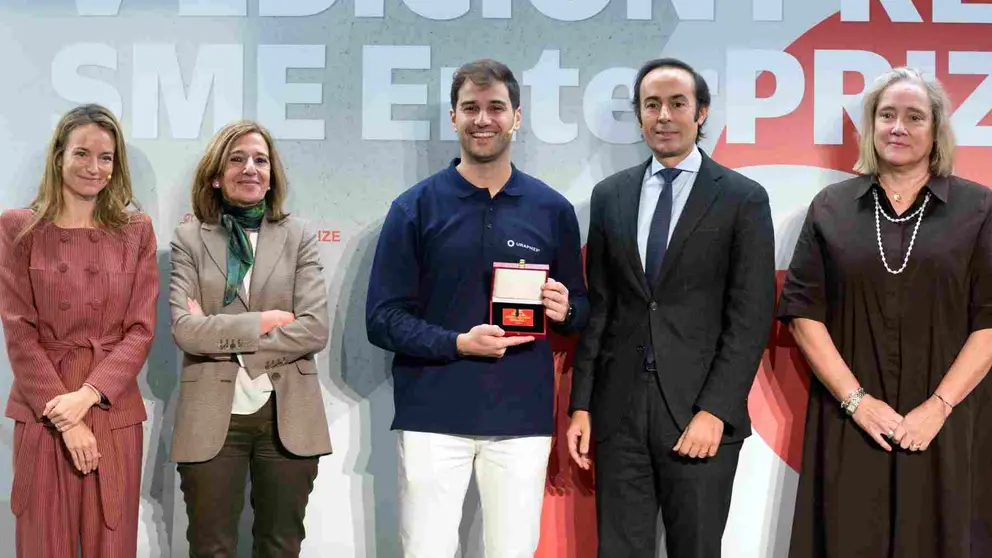Responsables de Uraphex recogen el premio. SANTI BURGOS
