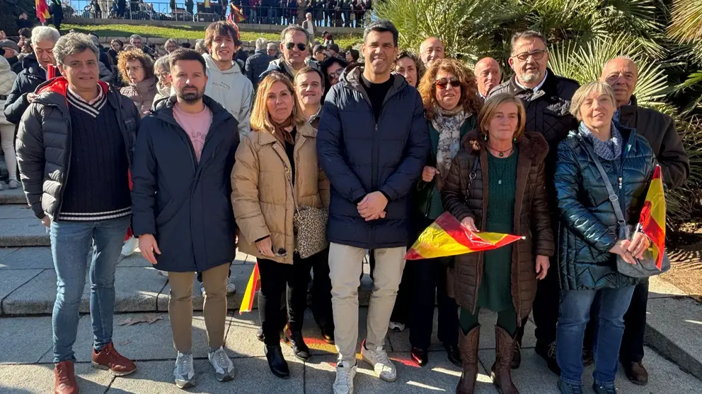 Javier García y miembros del Partido Popular de Navarra en la concentración convocada por el PP en Madrid. PARTIDO POPULAR DE NAVARRA
