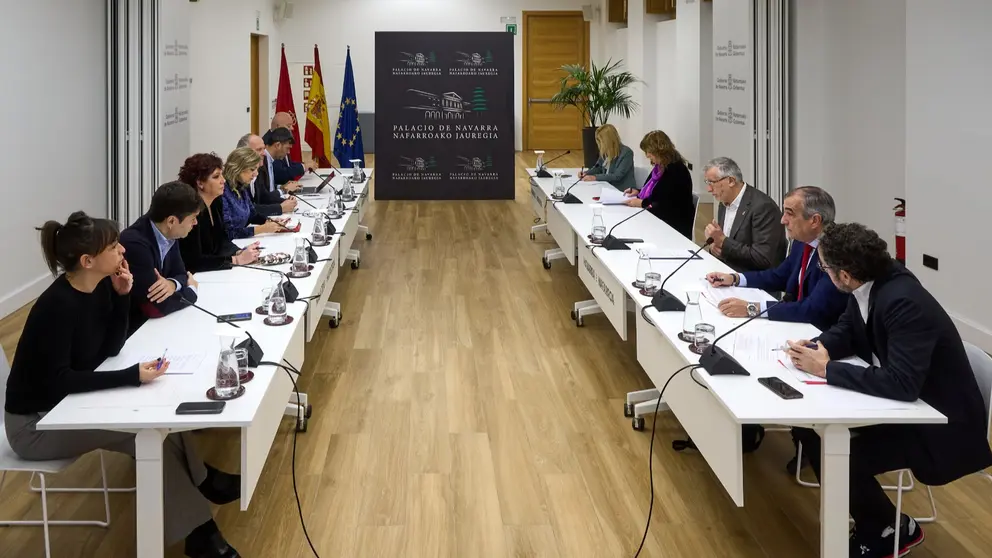 Reunión de la representación navarra de la Junta de Transferencias celebrada esta mañana en el Palacio Foral. GOBIERNO DE NAVARRA