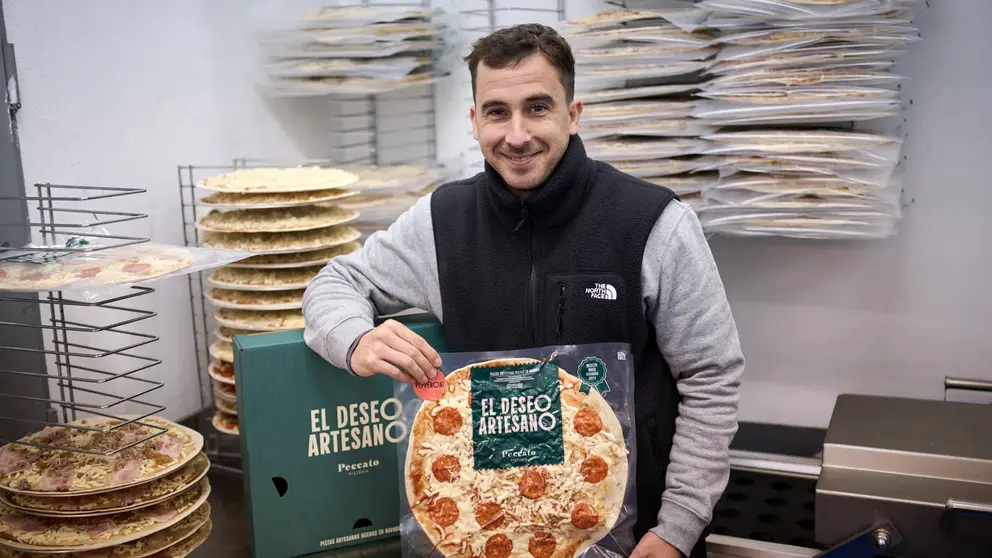 Igor de la Fuente de la pizzer&iacute;a Peccato. PABLO LASAOSA