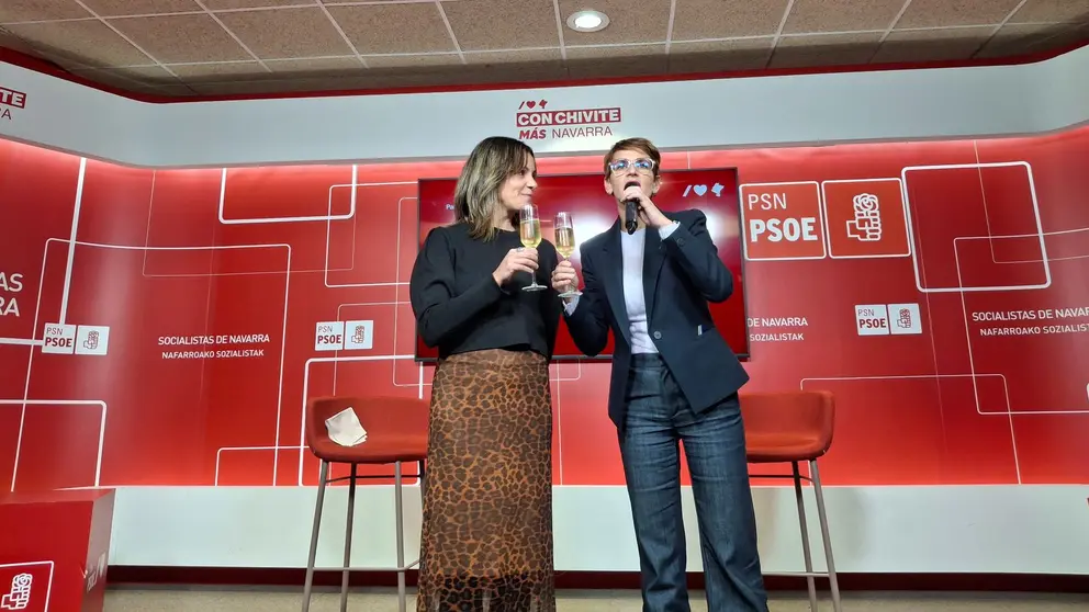 Marina Curiel y Mar&iacute;a Chivite en el brindis navide&ntilde;o del PSN de Pamplona. EUROPA PRESS