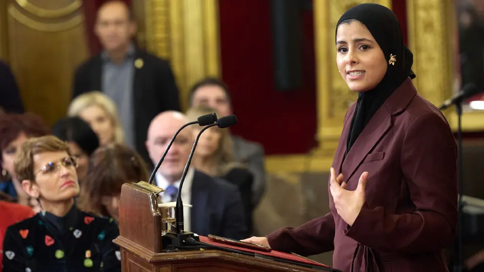 La galardonada, Chaimae Hainan, durante su intervenci&oacute;n. GOBIERNO DE NAVARRA