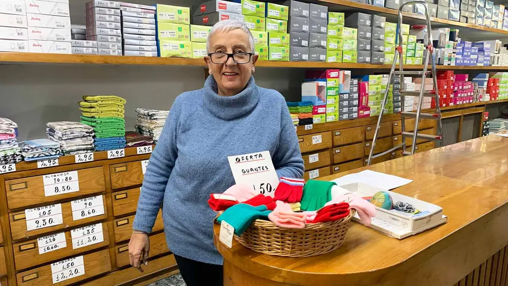 Inma Mart&iacute;nez en la tienda Almacenes Numancia en Pamplona. Navarra.com