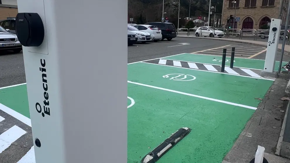 Imagen de los nuevos puntos de recarga de coches el&eacute;ctricos en Estella. AYUNTAMIENTO DE ESTELLA