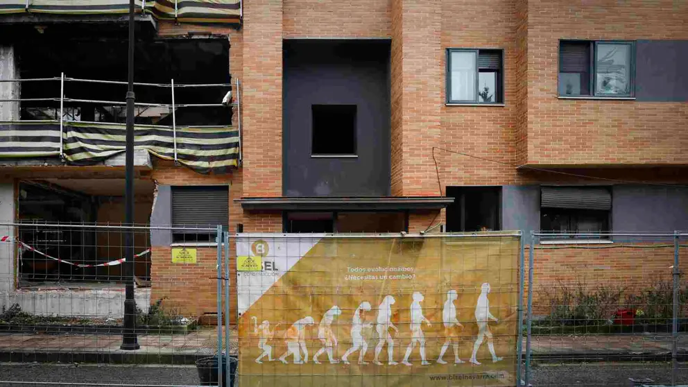 Uno de los edificios afectados por la explosi&oacute;n de gas en la calle Concejo de Zabalegui de No&aacute;in. EFE/Villar L&oacute;pez