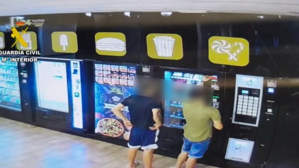 Imagen de los menores imputados en la operaci&oacute;n. GUARDIA CIVIL