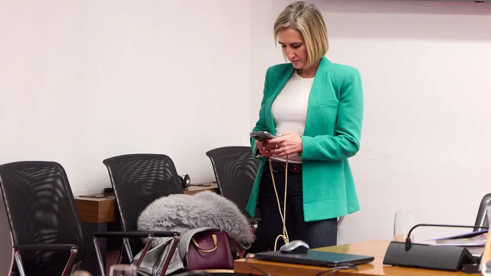 Comparecencia de la directora de Excavaciones Os&eacute;s, Noem&iacute; Os&eacute;s, en la comisi&oacute;n de investigaci&oacute;n del Parlamento de Navarra sobre adjudicaciones de obras p&uacute;blicas. I&Ntilde;IGO ALZUGARAY