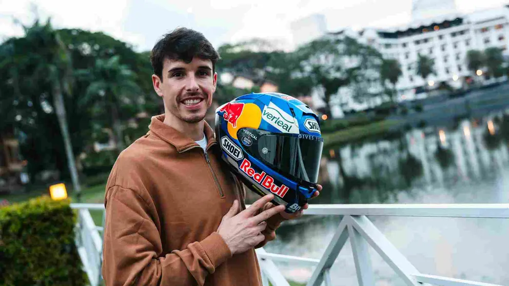 El subcampe&oacute;n del mundo de MotoGP &Aacute;lex M&aacute;rquez con el casco y la serigraf&iacute;a de Verleal. CEDIDA