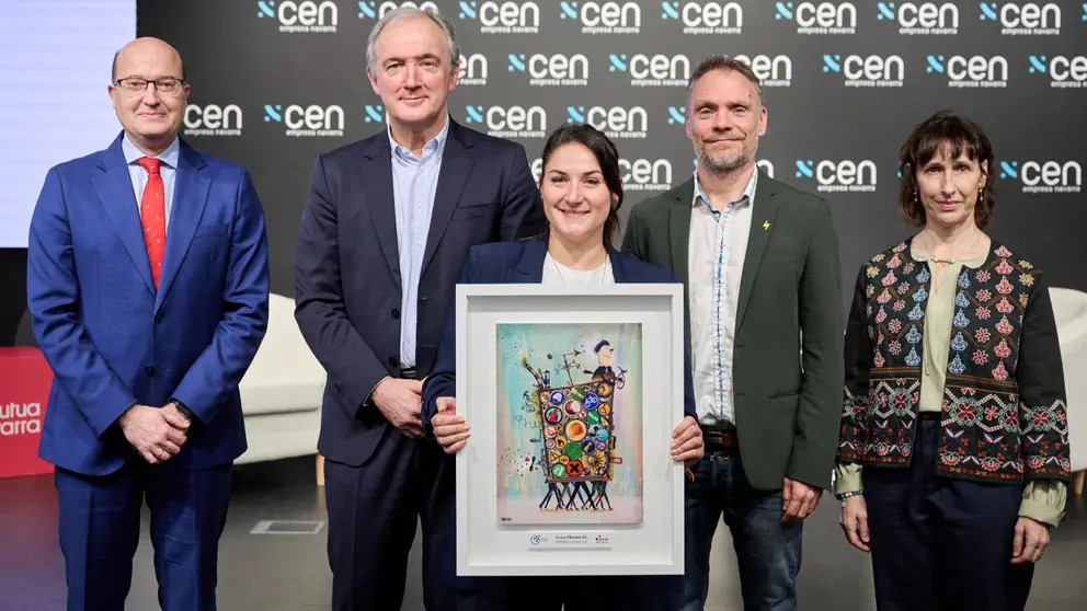 Geiser Pharma, empresa ganadora XVII Premio Azul de Mutua Navarra, con el jurado. MUTUA NAVARRA