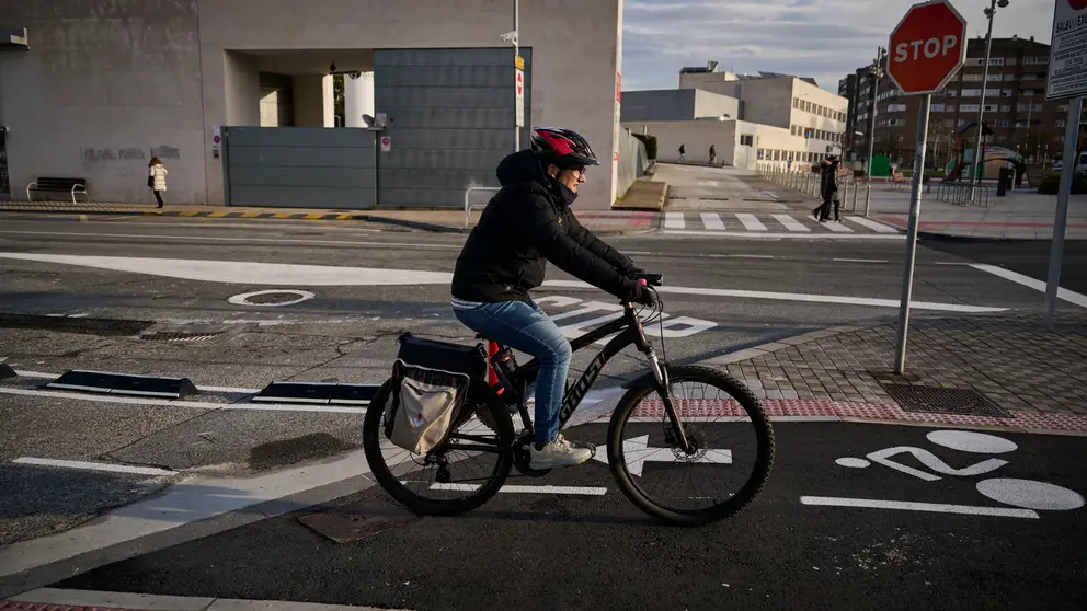 La Gerencia y la Comisi&oacute;n de Urbanismo visita las obras del carril bici y de mejoras medioambientales en la calle Irunlarrea, en el tramo comprendido entre las avenidas de P&iacute;o XII y Bara&ntilde;&aacute;in. PABLO LASAOSA