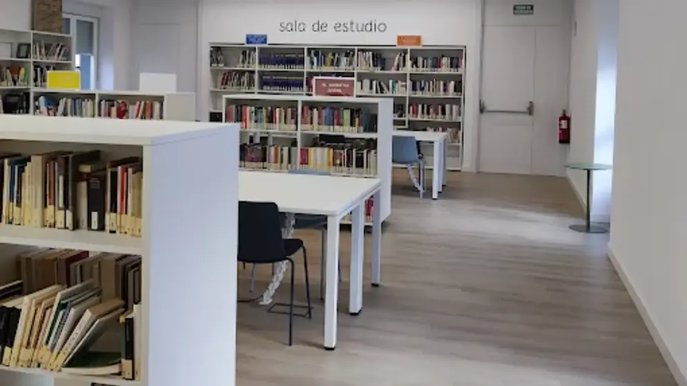 Interior de la Biblioteca de Fusti&ntilde;ana. BIBLIOTECA DE FUSTI&Ntilde;ANA