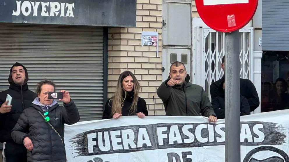 La convocatoria al boicot ha fracasado por la escasa afluencia y por el fuerte control policial.