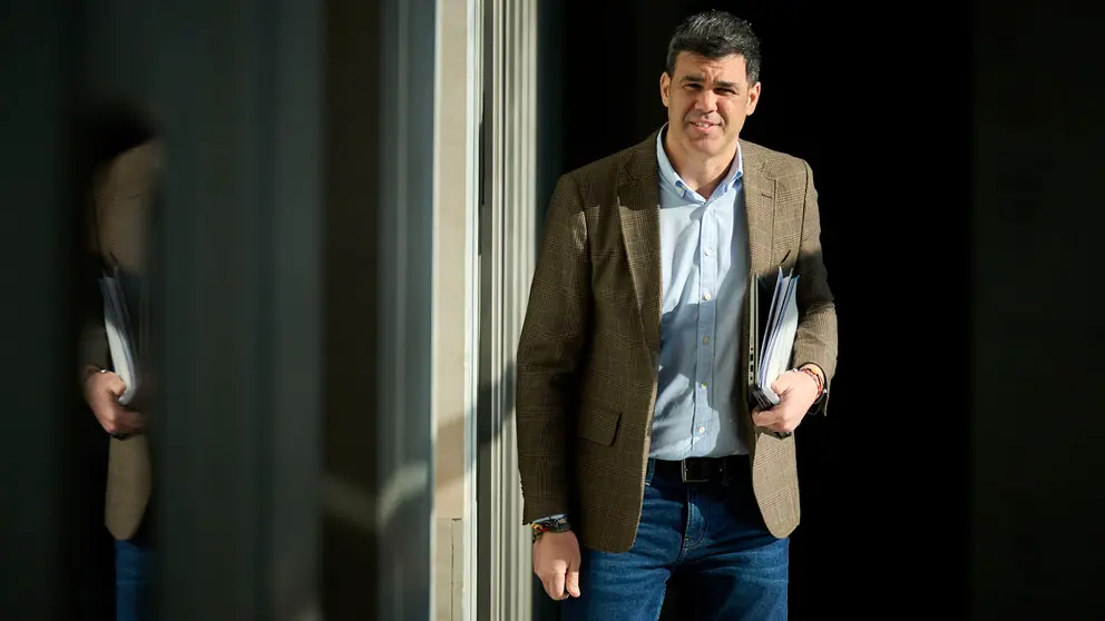 Javier Garc&iacute;a del PPN en su llegada a la Mesa y Junta de Portavoces del Parlamento. PABLO LASAOSA