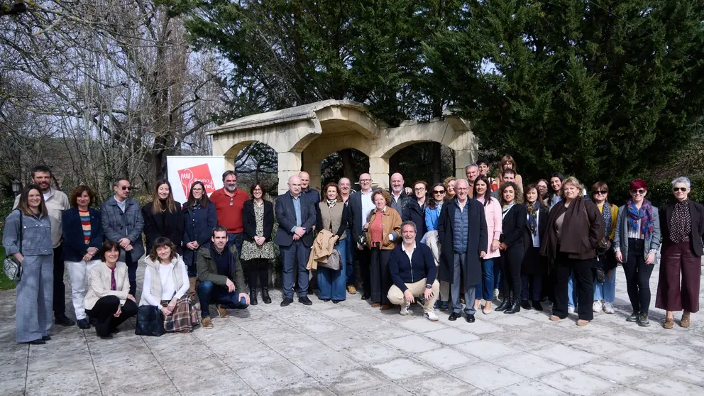 Representantes de las empresas integradas en Reyno Gourmet y de las figuras de calidad, con el consejero Aierdi. CEDIDA