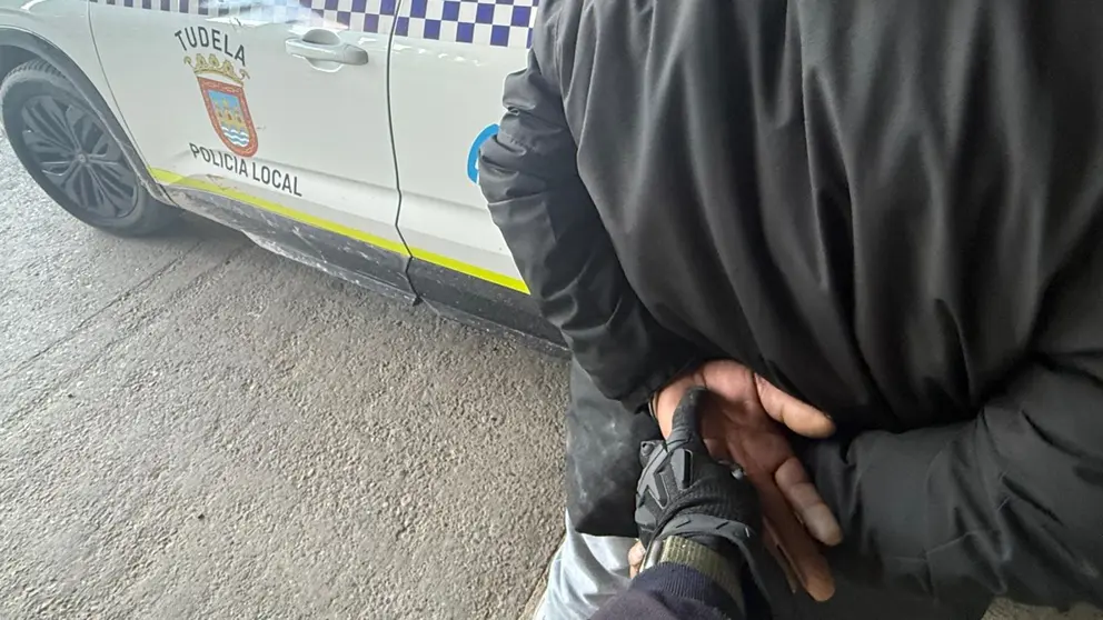 Imagen de archivo de otro detenido por la Polic&iacute;a Local de Tudela. POLIC&Iacute;A LOCAL DE TUDELA