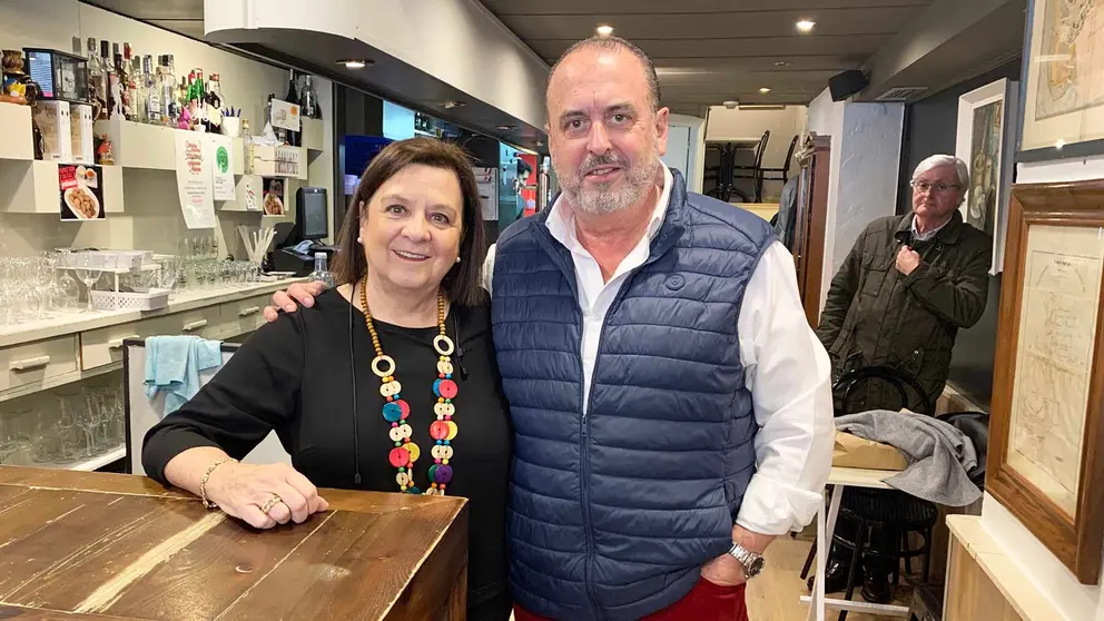 Tereta y Jos&eacute; Castells Archanco en la Fogoneta Culibar de Pamplona. Navarra.com