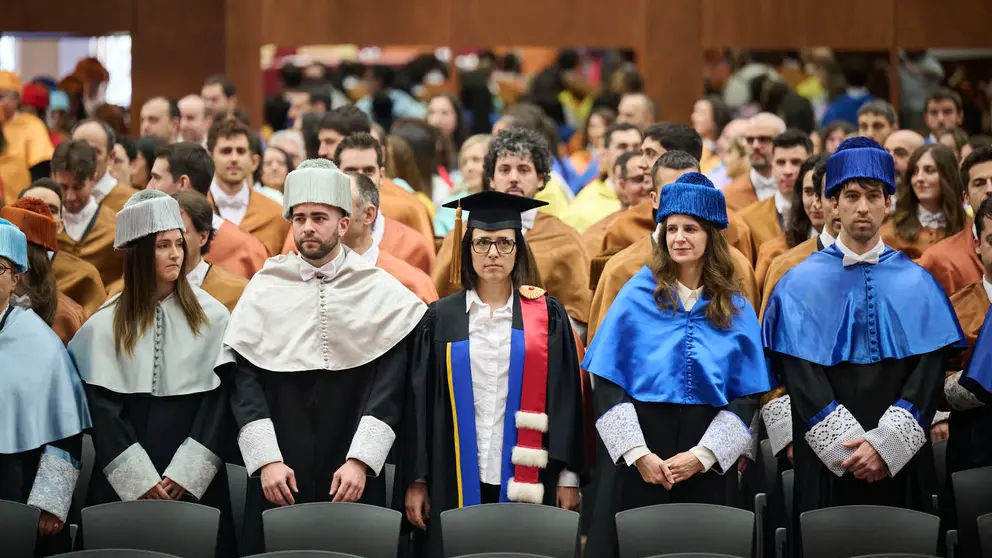 La UPNA celebra el acto acad&eacute;mico de investidura de los nuevos doctores y doctoras que han le&iacute;do su tesis en los &uacute;ltimos dos a&ntilde;os. PABLO LASAOSA