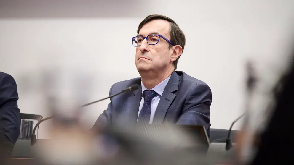 Comisi&oacute;n de Investigaci&oacute;n sobre licitaci&oacute;n y adjudicaci&oacute;n de obras p&uacute;blicas del Gobierno de Navarra con la presencia del exresponsable de la zona norte de Acciona Construcci&oacute;n, Tom&aacute;s Olarte, comparece en Parlamento foral. PABLO LASAOSA