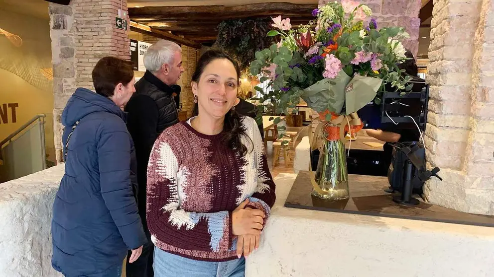 Yeleny Delgado Gorra en el bar restaurante Origen Real Food de Pamplona. Navarra.com