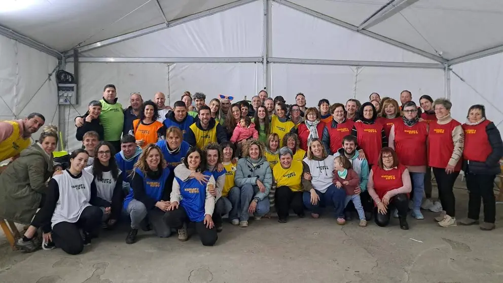 Urroz-Villa celebra el D&iacute;a de las Cuadrillas con juegos y comida popular.