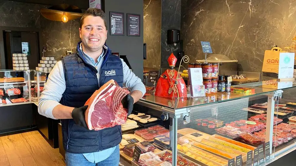 Luis Go&ntilde;i en la carnicer&iacute;a de potro situada en el barrio de Lezkairu. Navarra.com
